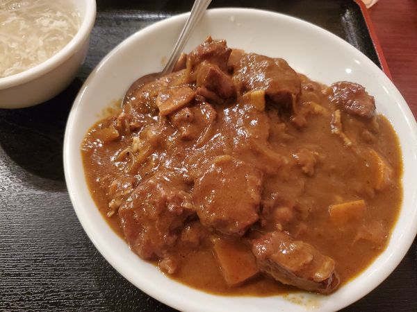 「牛スレ入りカレー」@龍城飯店 本館の写真