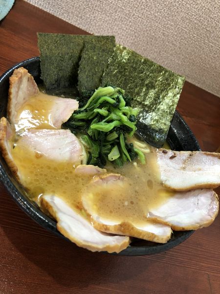 「チャーシュー麺+バラ肉」@横浜家系らーめん 天王家 寒川総本店の写真