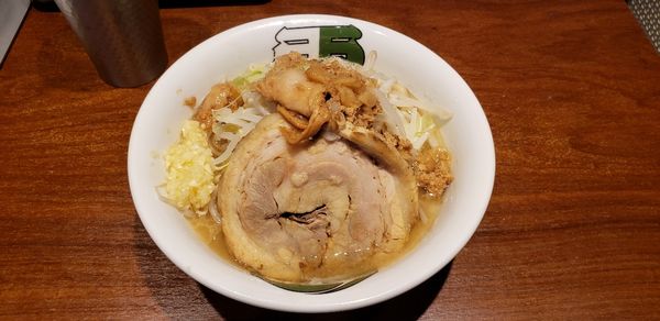 「雷そば(ミニ)ヤサイちょいマシ」@ラーメン 雷 東京本丸店の写真