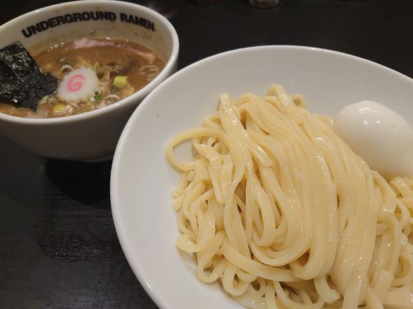 「つけめん(濃厚)+味玉(950円)」@UNDERGROUND RAMEN 川越仲町の写真