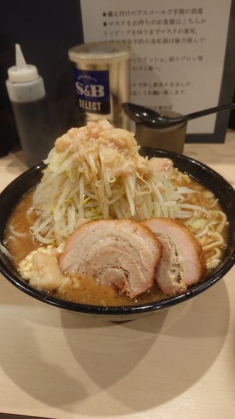 「大ラーメン  野菜  ニンニク  アブラ」@鷹の目 蒲田店の写真