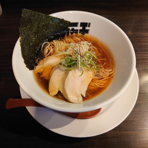 「醤油らーめん」@らぁめん トリカヂ イッパイの写真