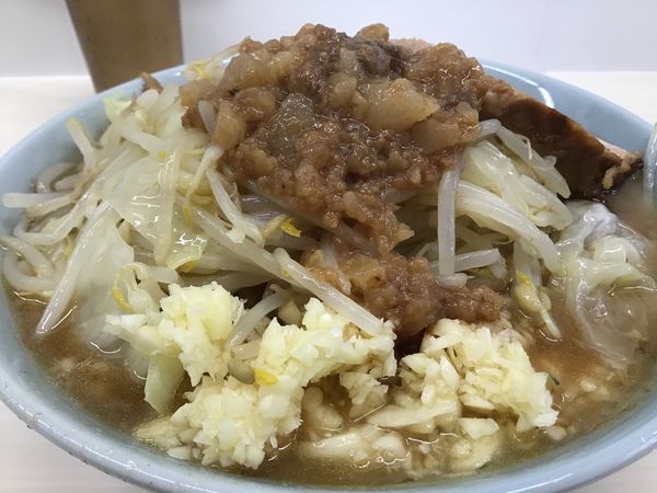 「ラーメン850円(300g、ヤサイニンニクアブラ)」@俺の生きる道 柏店の写真