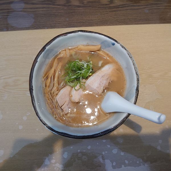 「鯛と飛魚出汁の醤油ラーメン」@ハナヤマZの写真