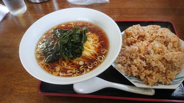 「ワカメラーメン  チャーハン大盛」@萬寿山の写真
