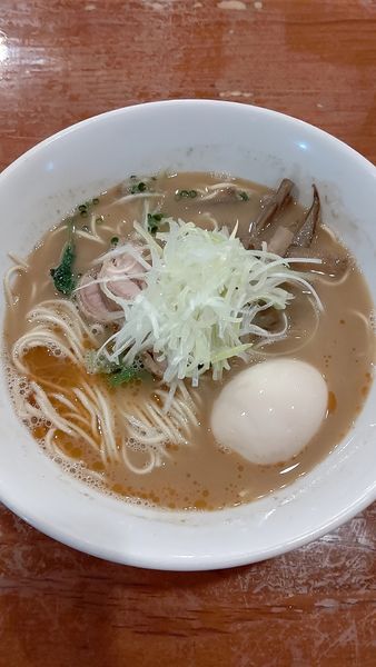 「鶏白湯あじ煮干ししょうゆらぁめん　870円」@なかじゅう亭 高崎上豊岡店の写真