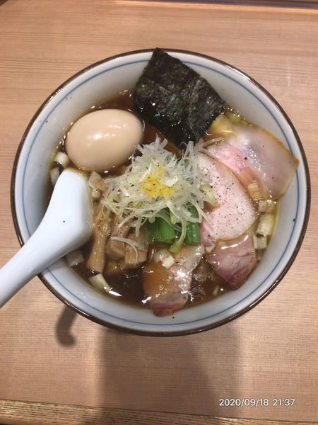 「味玉中華そば」@麺 かつら木の写真