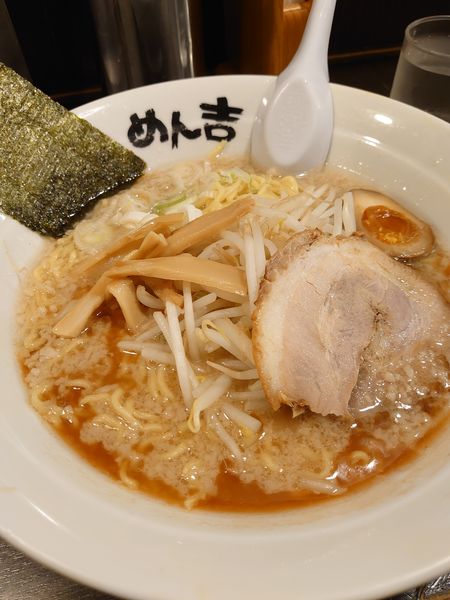「豚醤背脂らーめん670円(大盛り無料)」@屋台とんこつらーめん めん吉 柏駅店の写真