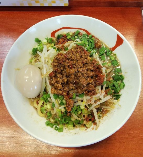 「(裏) 味噌台湾らーめん 800円＋味玉クーポン」@らーめん・油そば 笑びすの写真