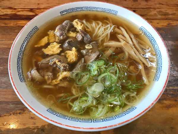 「ぬるまもつラーメン　700円」@一茶庵 支店の写真