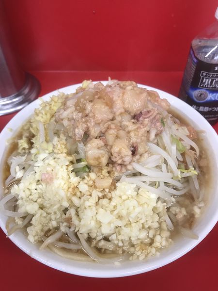 「小豚ラーメン 麺半分 麺固 全マシ」@ラーメン二郎 大宮公園駅前店の写真