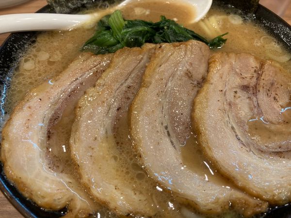 「豚骨チャーシュー」@横浜家系らーめん 春樹 青物横丁店の写真