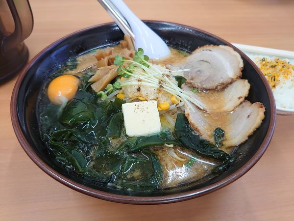 「デラックスラーメン」@くるまやラーメン 諏訪店の写真
