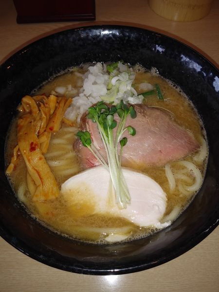 「濃厚魚介鶏そば」@つけ麺 いな月の写真