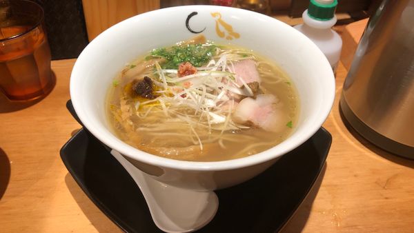 「真鯛と蛤の塩そば 950円、肉めし 250円」@SOBAHOUSE 金色不如帰 新宿御苑本店の写真