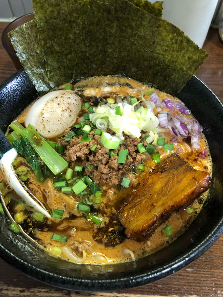 「特製味噌坦々麺（1050円）」@らーめんぶたまろの写真