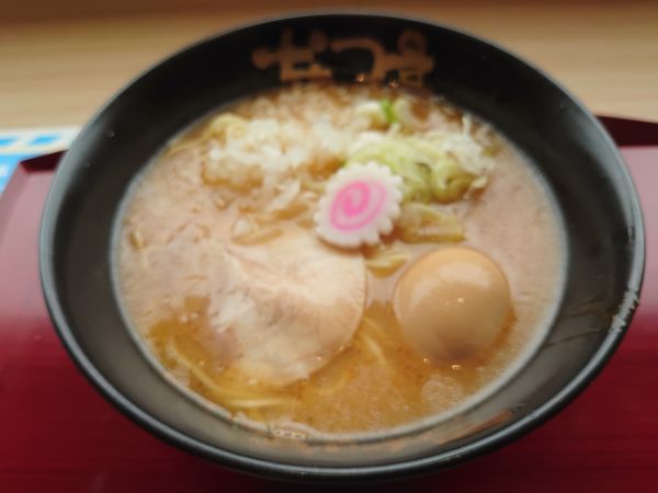 「にぼしとんこつらーめん」@さがみ食堂の写真