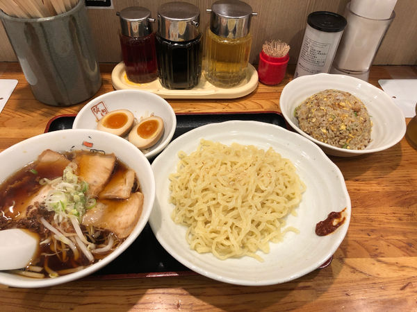 「つけ麺＋半チャーハン」@喜多方ラーメン 坂内 歌舞伎町店の写真