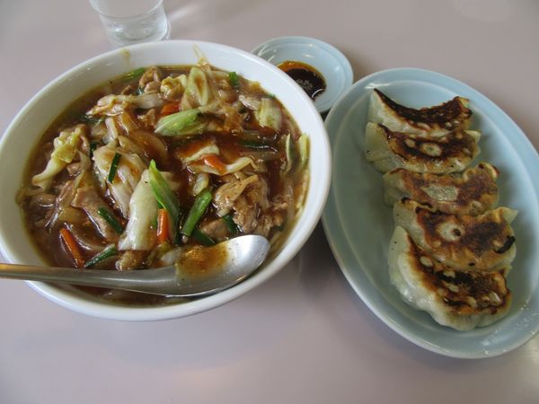 「スタミナラーメン（７５０円）＋餃子４００円」@寅さんラーメンの写真