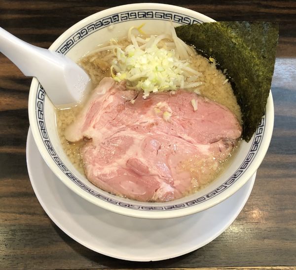 「背脂醤油らーめん」@稲荷屋の写真