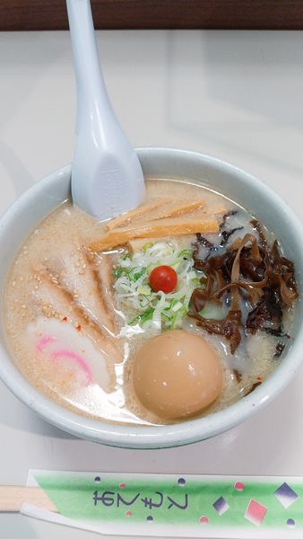 「味玉ちゃーしゅーめんしお味」@らーめん山頭火 旭川本店の写真