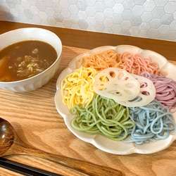 六色の麺のつけ麺