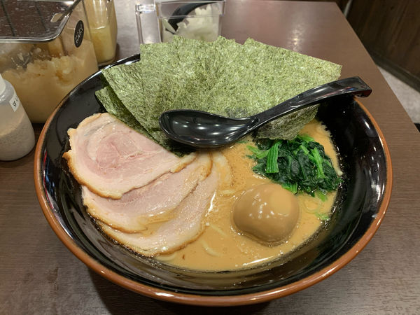 「ラーメン醤油　特盛」@横浜家系ラーメン 盛ト家の写真