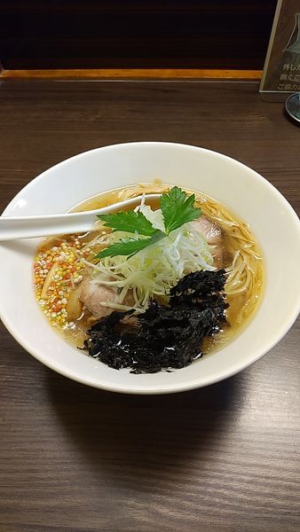 「白醤油そば」@花笑み中華そば かれんの写真