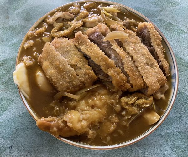 「二葉スペシャル(カレーラーメン)+かつトッピング」@食堂 二葉の写真