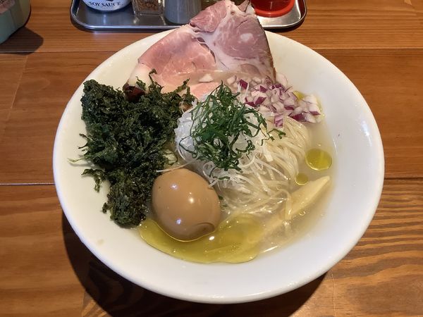 「【本日の限定】冷たい貝出汁そば（塩）+煮玉子」@麺屋 真心の写真
