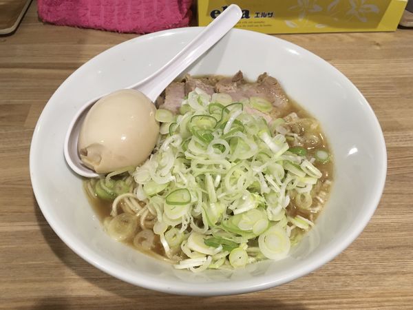 「肉そば ＋ ネギ増し ＋ 半熟煮たまご」@自家製麺 伊藤 神田店の写真