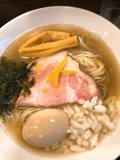 「白醤油煮干しラーメン　味玉」@麺屋らんまるの写真