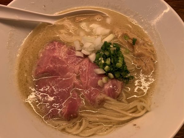 「濃厚煮干し鶏そば塩」@ラーメンバル ゆきかげの写真