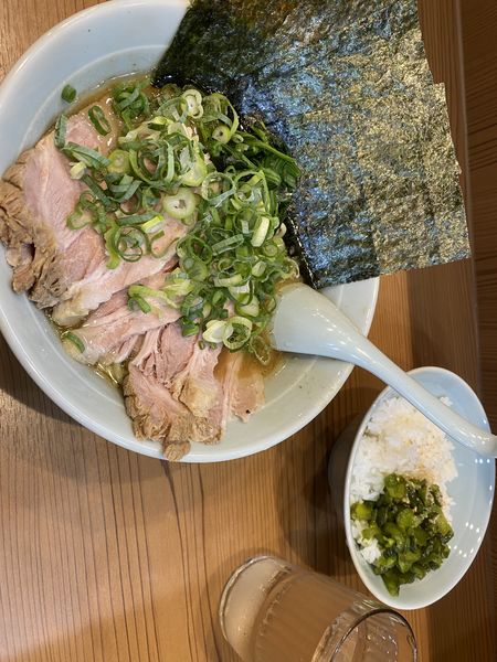 「チャーシューめん　ネギ増し　ライス」@横浜家系ラーメン 武蔵家 秋津店の写真