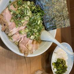 チャーシューめん　ネギ増し　ライス