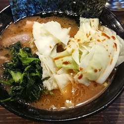 並ラーメン＋キャベツ850円也