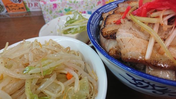 「大盛り炙りチャーシュー丼セット」@麺屋こうきの写真