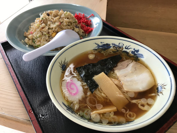 「チャーハン + 半ラーメン　750円」@あさひやの写真