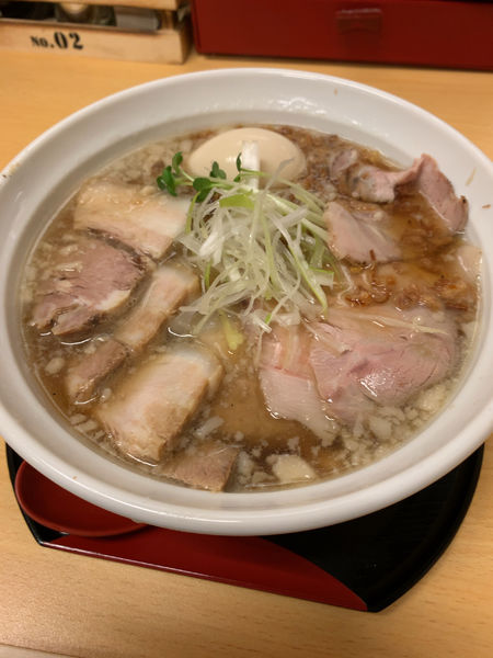 「醤油らーめん+肉増し」@らーめん よこ田の写真