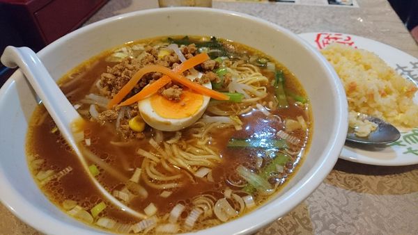 「【昼】味噌ラーメンと半チャーハンセット」@南国亭 渋谷駅前店の写真