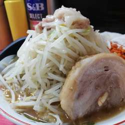 ラーメンミニ(750円)＋生卵