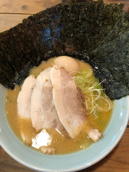 「全部のせ」@横浜醤油豚骨ラーメン 銀十の写真