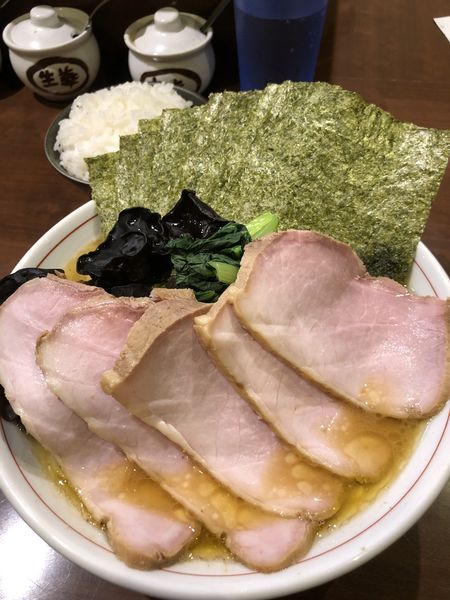 「チャーシューメン もも＋中盛＋きくらげ＋板海苔」@らーめん飛粋の写真