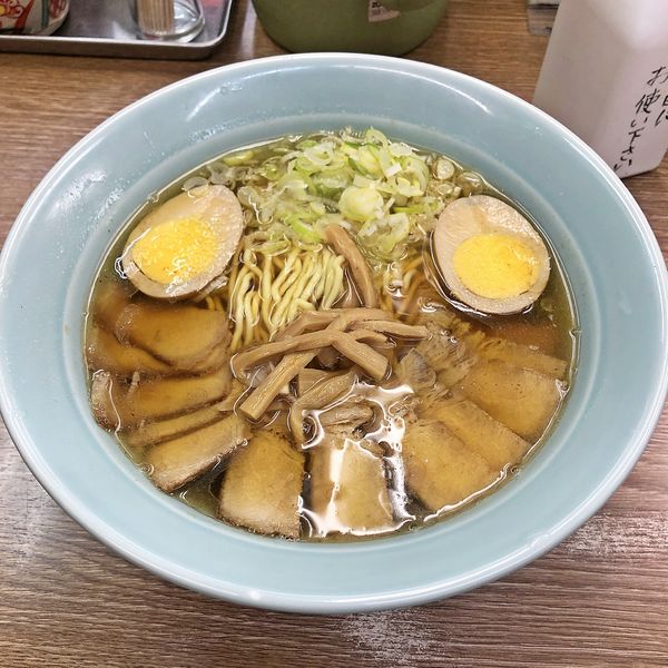 「チャーシューメン＋クーポン味玉＋チャーシューおこわ」@名代らーめん 航海屋 新宿店の写真