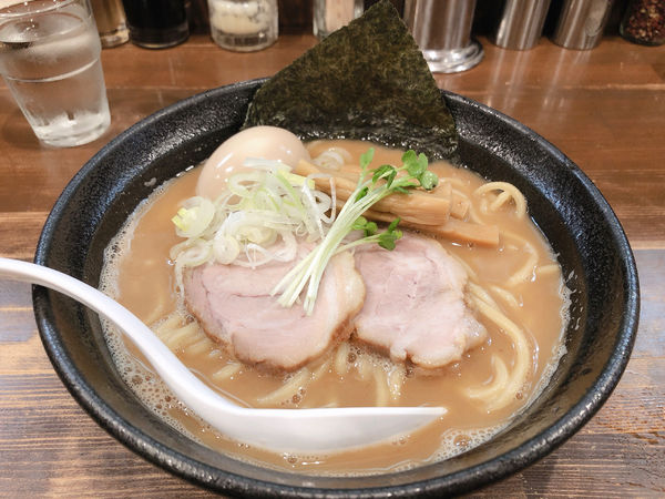 「らーめん　味つけ玉子」@まる文の写真