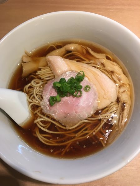 「醤油らーめん」@らぁ麺 はやし田 新宿本店の写真