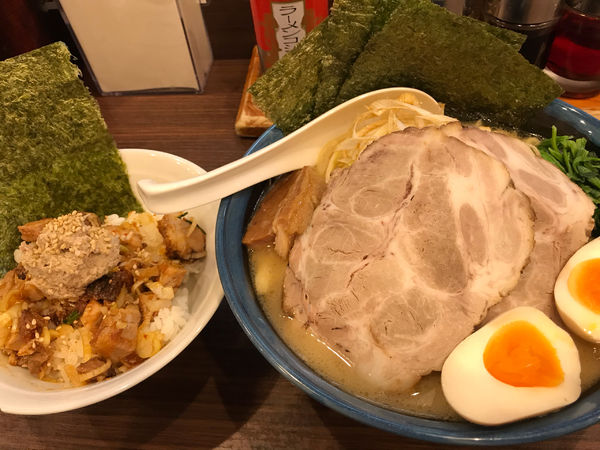 「特豪快麺(大盛)　チャーシュー丼」@無邪気 自由が丘北口店の写真