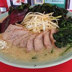 ネギわかめチャーシューラーメン 油多め ほうれん草