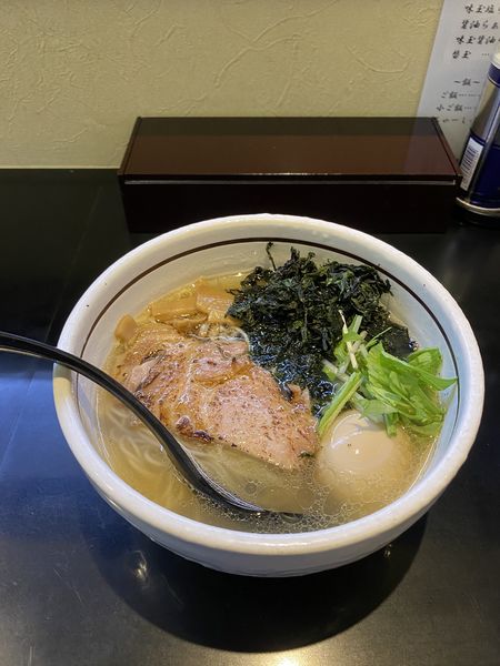 「味玉塩ラーメン＋岩海苔」@麺屋 焔の写真
