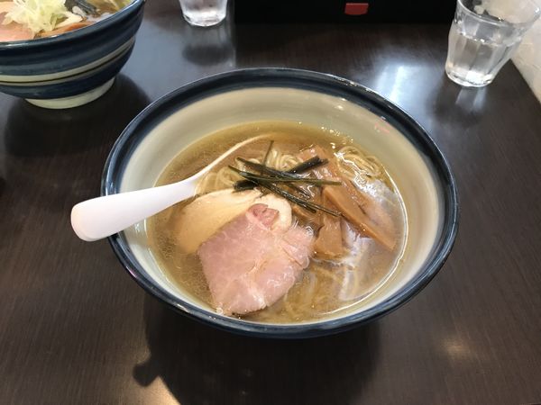 「しおらーめん」@らーめん奏の写真